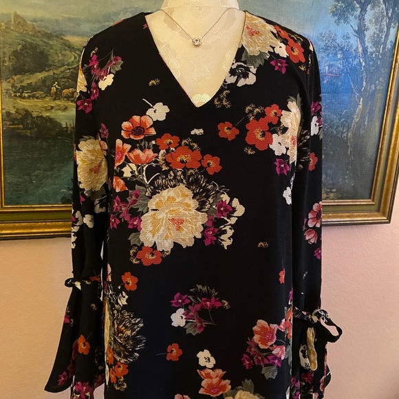 Designer Black Floral Blouse w Ruffle Sleeve size M - Picture 7 of 8